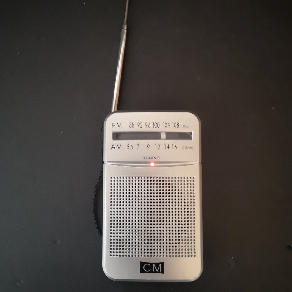 CM Portable AM/FM Silvertone Radio Battery Operated Wrist Strap & Antenna Works
